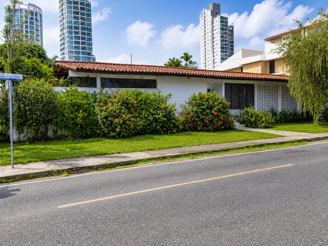 Venta de Casa en San Francisco, 930m2 de Terreno y 400m2 de Construcción