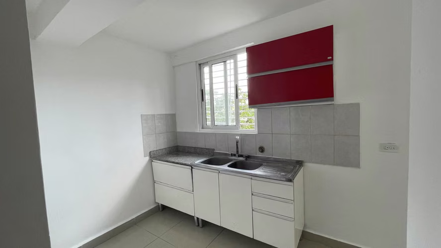 Se vende edificio en Río Abajo, Río Abajo