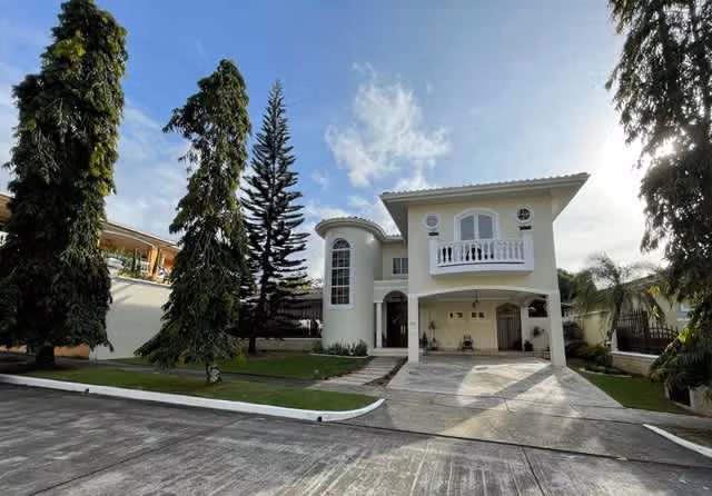 Vendo lujosa Casa en Rainforest Villa - Imagen 4
