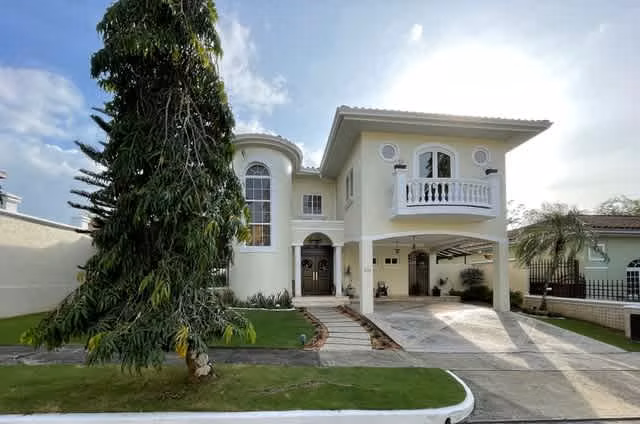 Vendo lujosa Casa en Rainforest Villa - Imagen 3