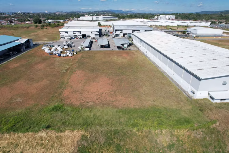 Se vende terreno en Tocumen Commercial Park