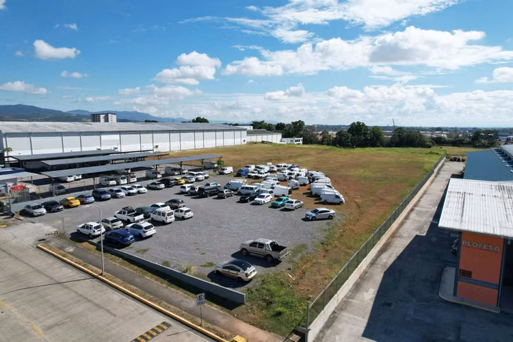 Se vende terreno en Tocumen Commercial Park