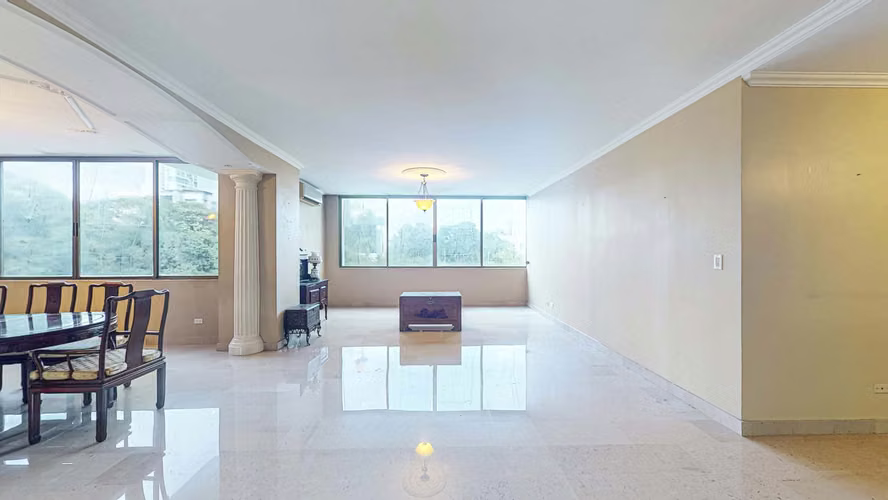 Venta de espacioso apartamento en Torre Cerromar – Bella Vista