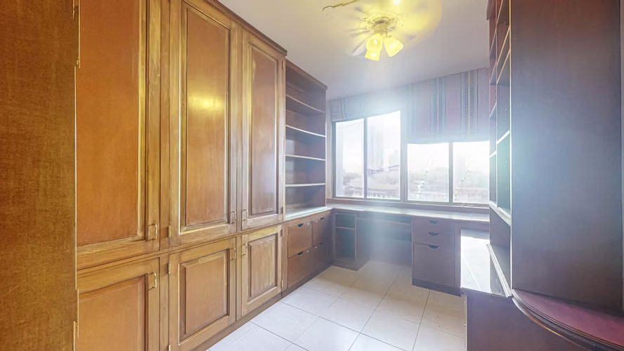 Venta de espacioso apartamento en Torre Cerromar – Bella Vista