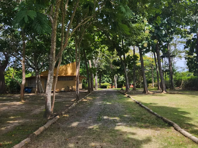 SE VENDE o ALQUILA HERMOSA CASA DE PLAYA EN CHUMICO REDONDO