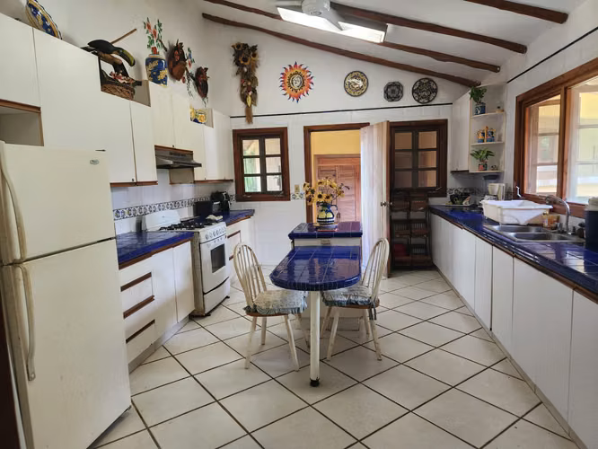 SE VENDE o ALQUILA HERMOSA CASA DE PLAYA EN CHUMICO REDONDO