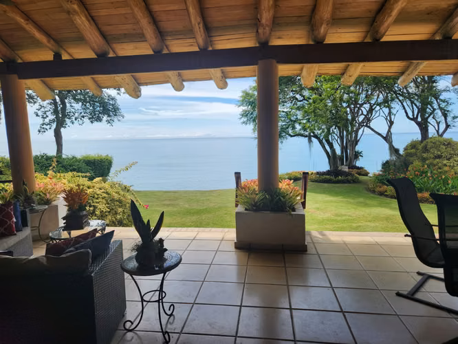 SE VENDE o ALQUILA HERMOSA CASA DE PLAYA EN CHUMICO REDONDO