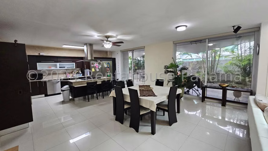 Venta de Casa Modelo Spaccato en PH Costa Esmeralda, Costa Sur 26-1203GG