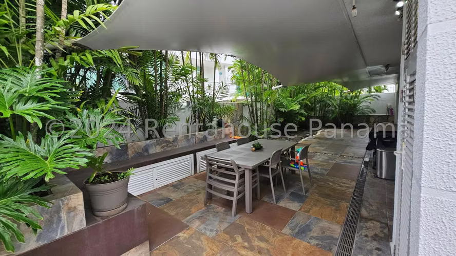 Venta de Casa Modelo Spaccato en PH Costa Esmeralda, Costa Sur 26-1203GG