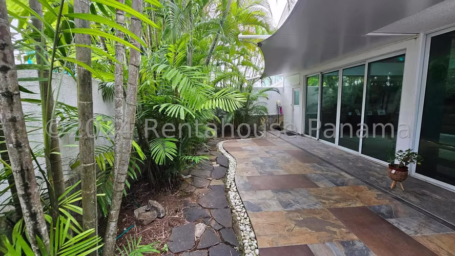Venta de Casa Modelo Spaccato en PH Costa Esmeralda, Costa Sur 26-1203GG