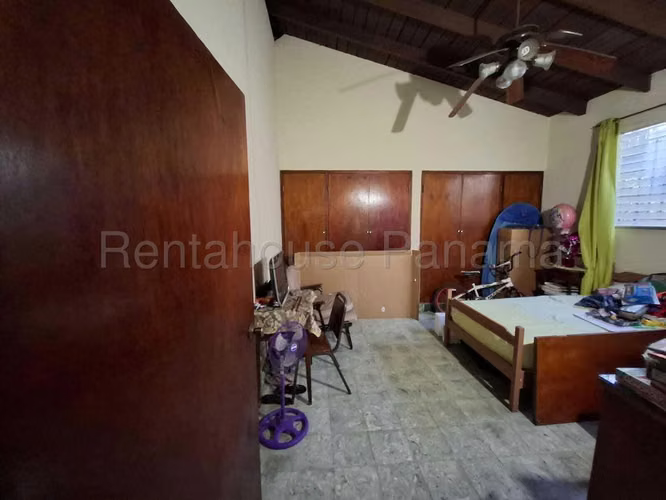 Venta de Casa con 559 m2 de Terreno en Miraflores, Betania 25-5424GG