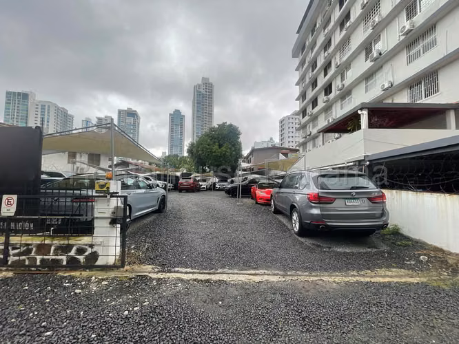 Venta de Terreno con 543 m2 en San Francisco 25-4570GG