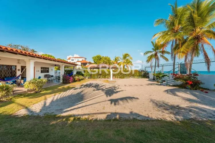 Playa Blanca - Se Vende Casa Frente al Mar