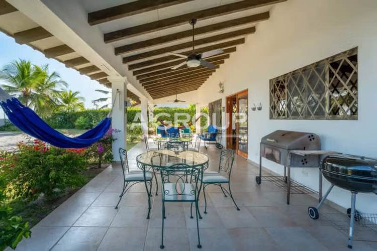 Playa Blanca - Se Vende Casa Frente al Mar
