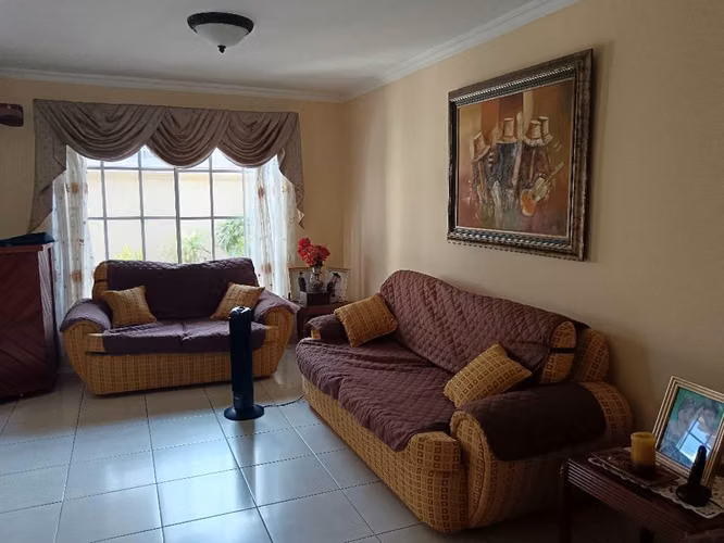 Dorado Springs, hermosa casa 3r 3.5b $370,000