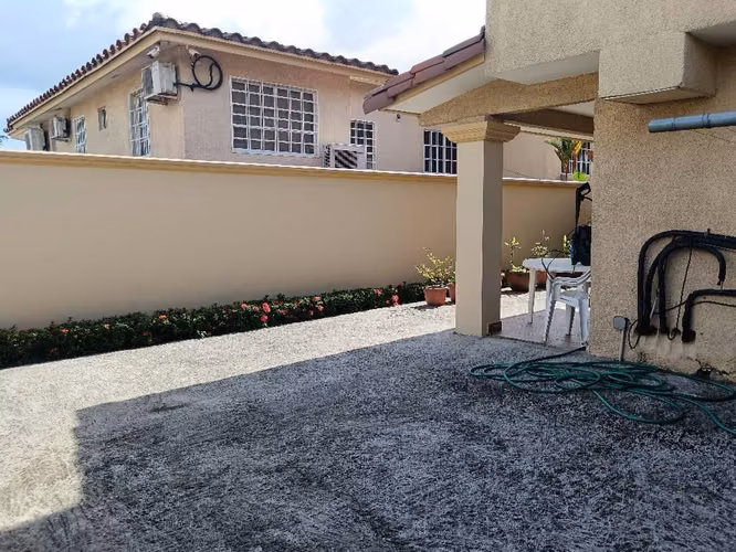 Dorado Springs, hermosa casa 3r 3.5b $370,000