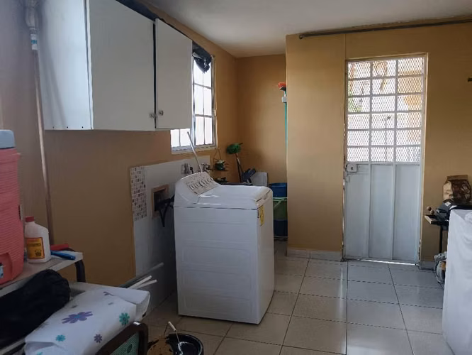 Dorado Springs, hermosa casa 3r 3.5b $370,000