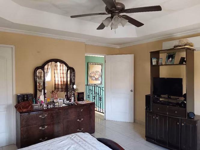 Dorado Springs, hermosa casa 3r 3.5b $370,000