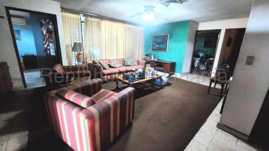 Venta de Casa con 1761 m2 de Terreno en Milla 8.1, Las Cumbres 25-5383GG