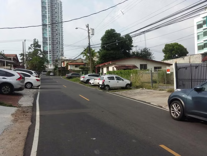 Vendo Terreno de 578 m2 con Ubicación Estratégica, San Fco. 25-3589GG