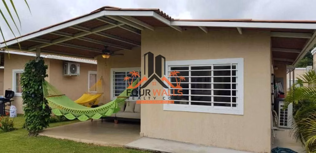 Sale of House in Playa Coronado