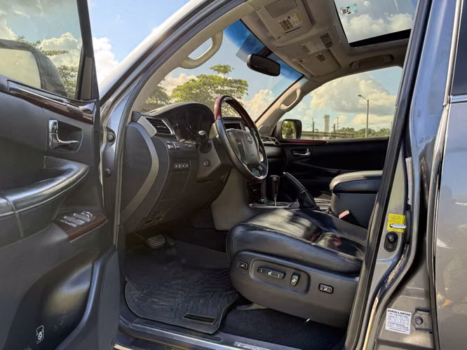 Lexus Lx570