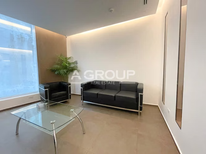 Ocean Business Plaza - Se vende oficina amoblada