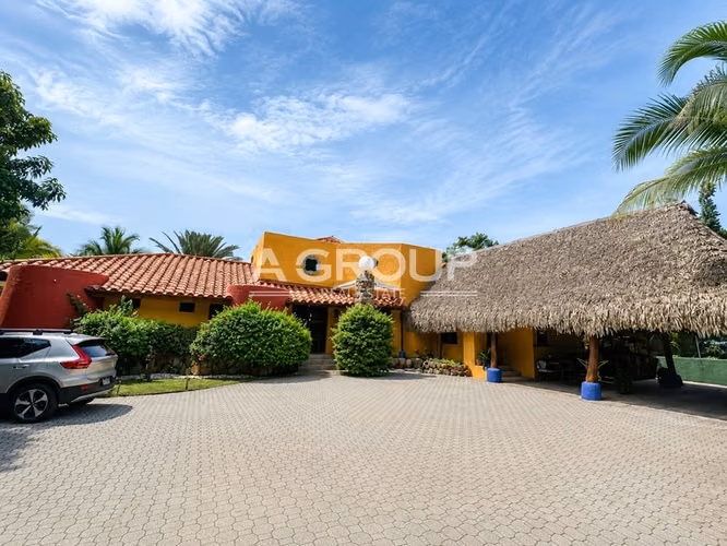Se Vende casa en Punta Roca – San Carlos