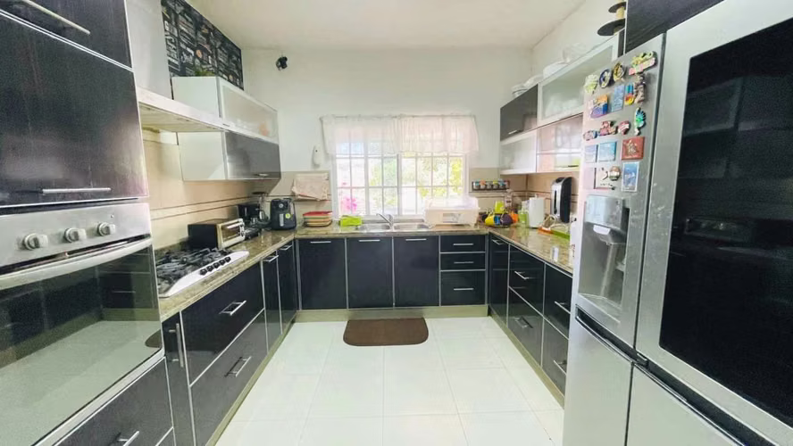 VENTA,  COMO NUEVA, FUENTE DEL FRESNO, MUY POR DEBAJO DEL AVALUO, PRECIO REBAJADO POR MUDANZA