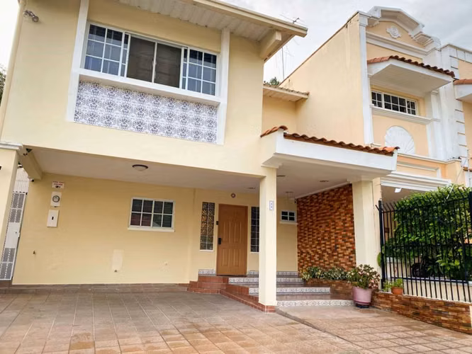 VENTA, CASA AMPLIA, LISTA PARA MUDARSE, EXCELENTE PRECIO, MIRELA Y OFREZCA