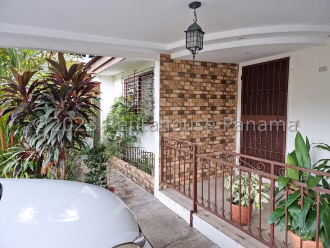Venta de Casa Unifamiliar con 420 m2 de Construcción en Betania 25-5935GG