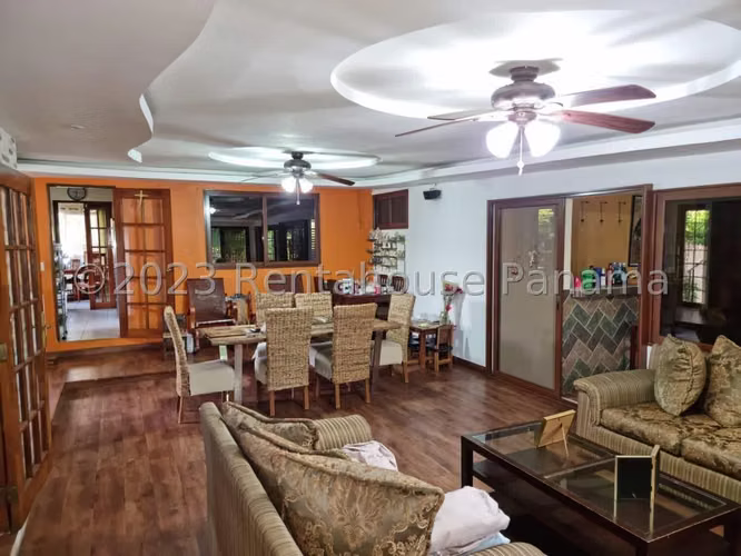 Venta de Casa Unifamiliar con 420 m2 de Construcción en Betania 25-5935GG