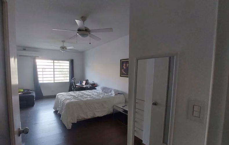 VENTA CASA MUY AMPLIA, 4 REC. MAS CUARTO Y BAÑO EMPLEADA