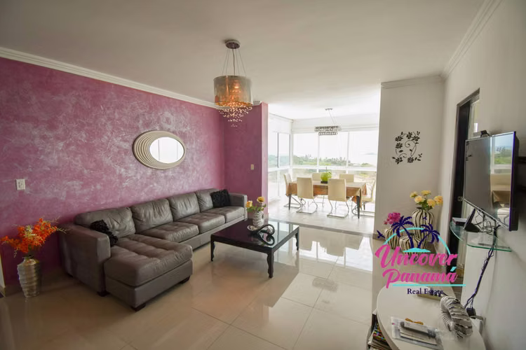 Elegante apartamento con vista al mar en Playa Blanca