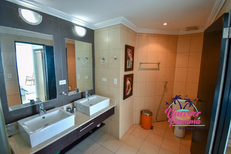 Elegante apartamento con vista al mar en Playa Blanca