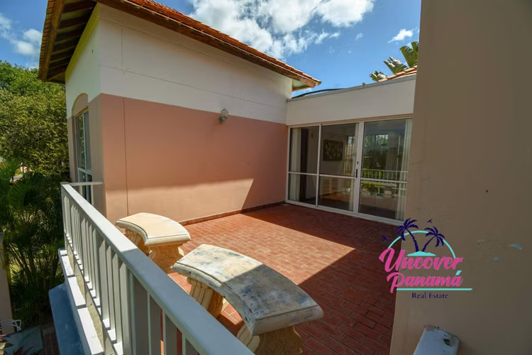 Townhouse de 3 recámaras con vista al golf en Costa Blanca Golf & Villas