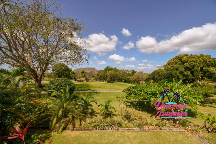 Townhouse de 3 recámaras con vista al golf en Costa Blanca Golf & Villas