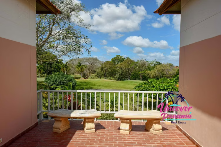Townhouse de 3 recámaras con vista al golf en Costa Blanca Golf & Villas