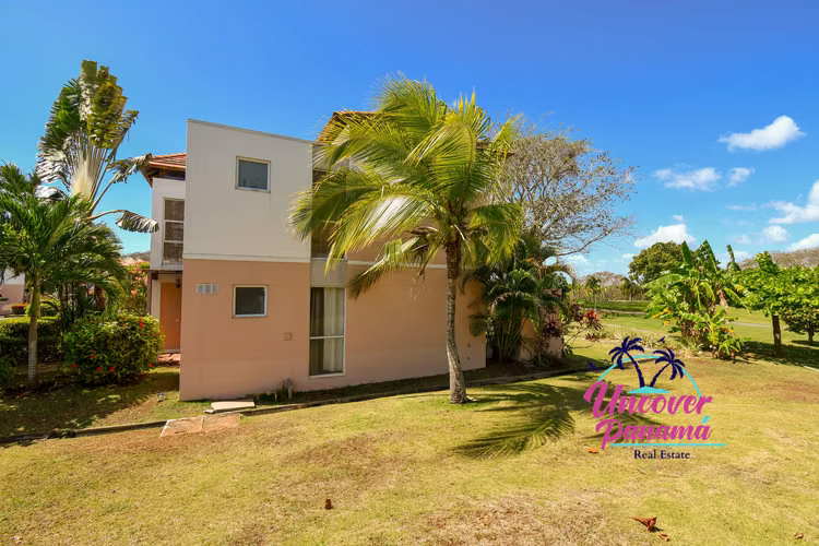 Townhouse de 3 recámaras con vista al golf en Costa Blanca Golf & Villas