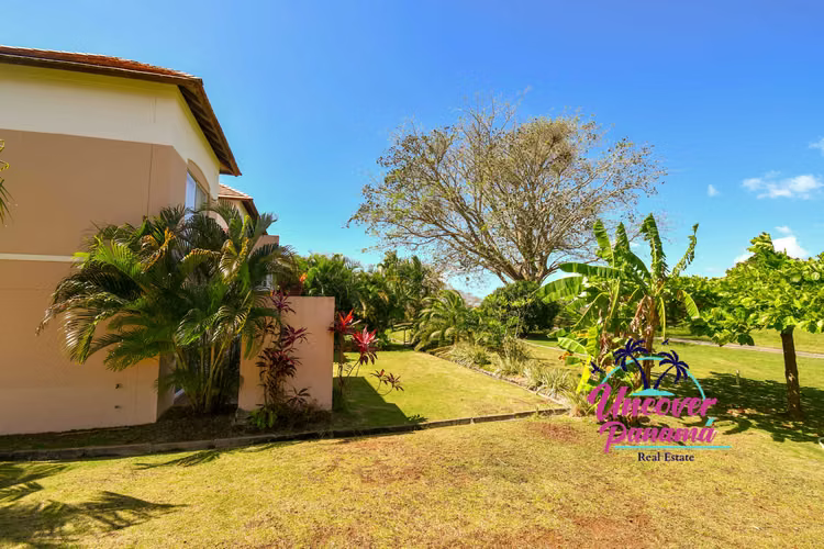 Townhouse de 3 recámaras con vista al golf en Costa Blanca Golf & Villas