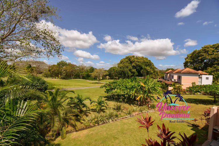 Townhouse de 3 recámaras con vista al golf en Costa Blanca Golf & Villas