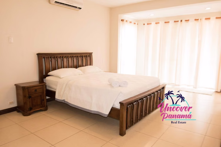 Se vende Amplia villa de lujo con impresionantes vistas al lago en Decameron