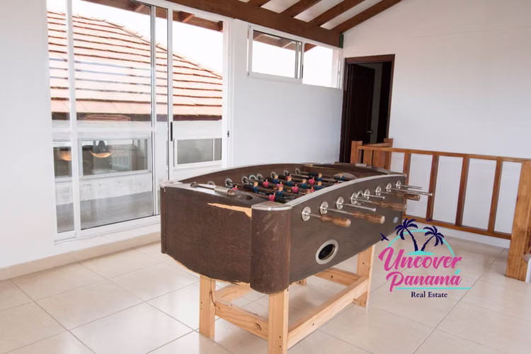 Se vende Amplia villa de lujo con impresionantes vistas al lago en Decameron