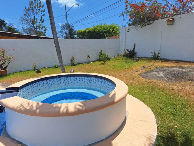 Casa de Playa con Piscina y Jacuzzi en Costa Esmeralda