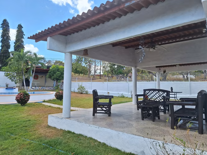 Casa de Playa con Piscina y Jacuzzi en Costa Esmeralda
