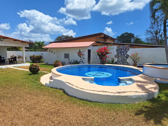 Casa de Playa con Piscina y Jacuzzi en Costa Esmeralda