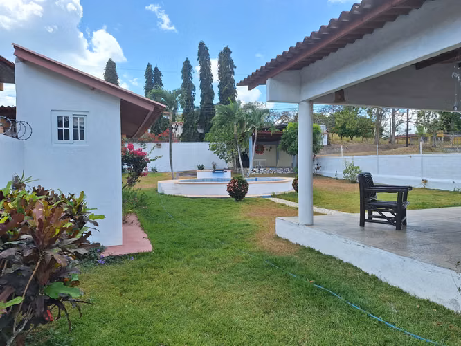Casa de Playa con Piscina y Jacuzzi en Costa Esmeralda