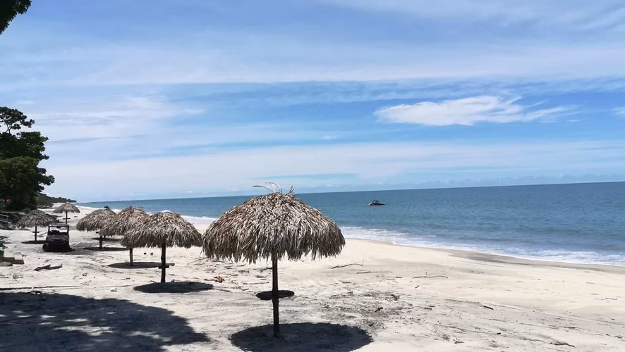 VENDO APARTAMENTO. BIJAO. RODMAN. PLAYA. RIO HATO. GOLF. PADEL.