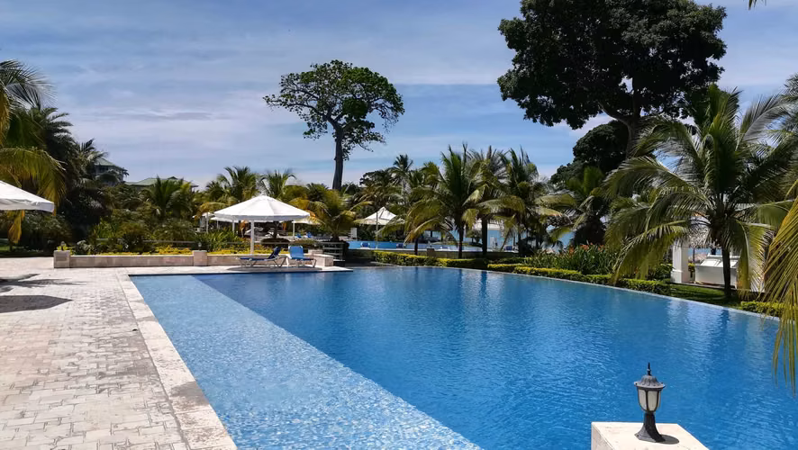 VENDO APARTAMENTO. BIJAO. RODMAN. PLAYA. RIO HATO. GOLF. PADEL.