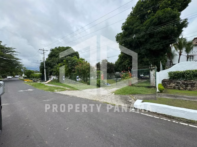 Playa Coronado, Se Vende Terreno frente al mar
